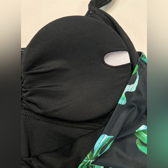 Yonique Plus swimsuit size 18W ruched halter neck tummy control tropical beach - Picture 8 of 11